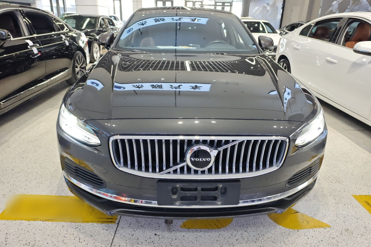 沃尔沃S90新能源 2021款 T8 E驱混动 智雅豪华版车身外观2