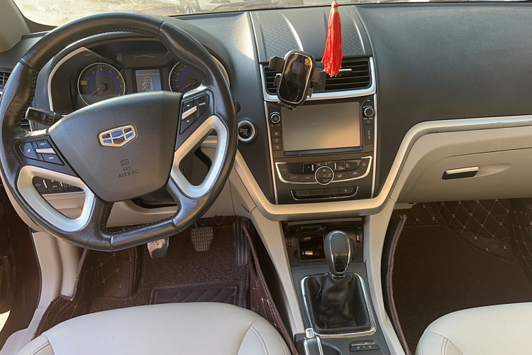 吉利汽车 帝豪 2014款 三厢 1.5L 手动精英型中控内饰7003