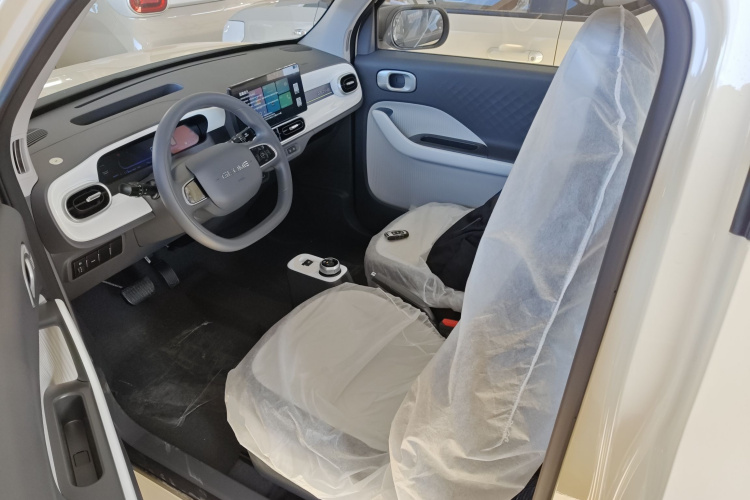 吉利银河 熊猫 2025款 210km 元气熊中控内饰19