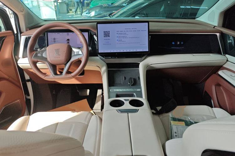 比亚迪 夏 2025款 DM-i 1.5T 180km 卓越型中控内饰12