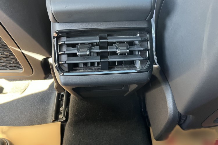 领克03 2023款 1.5TD DCT劲Pro中控内饰7008