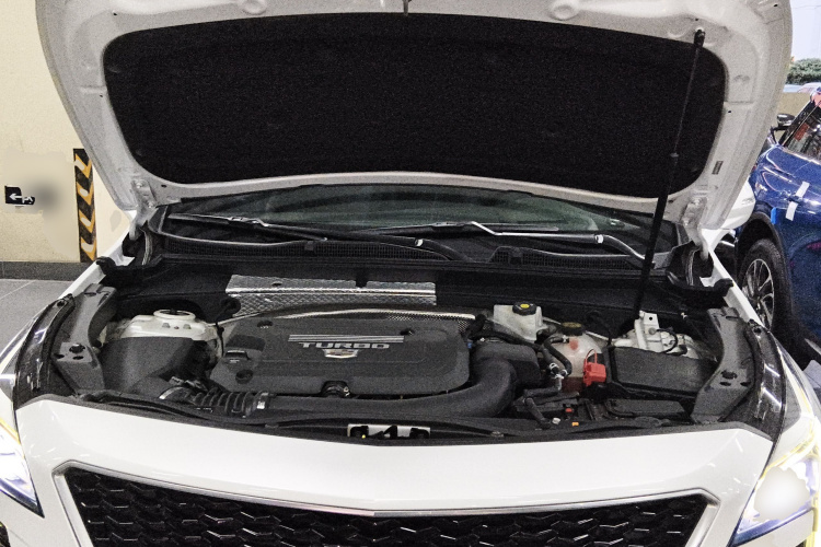 凯迪拉克XT4 2020款 改款 28T 四驱铂金运动版机舱底盘24