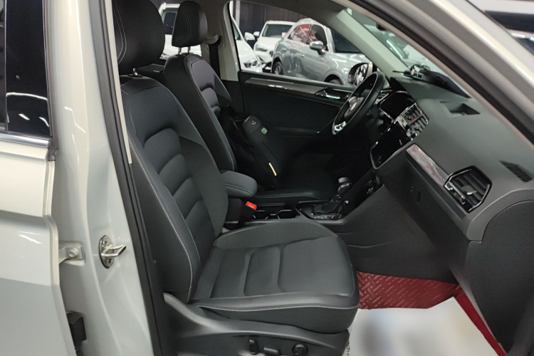 大众 途观L 2021款 330TSI 自动两驱R-Line越享版局部细节41