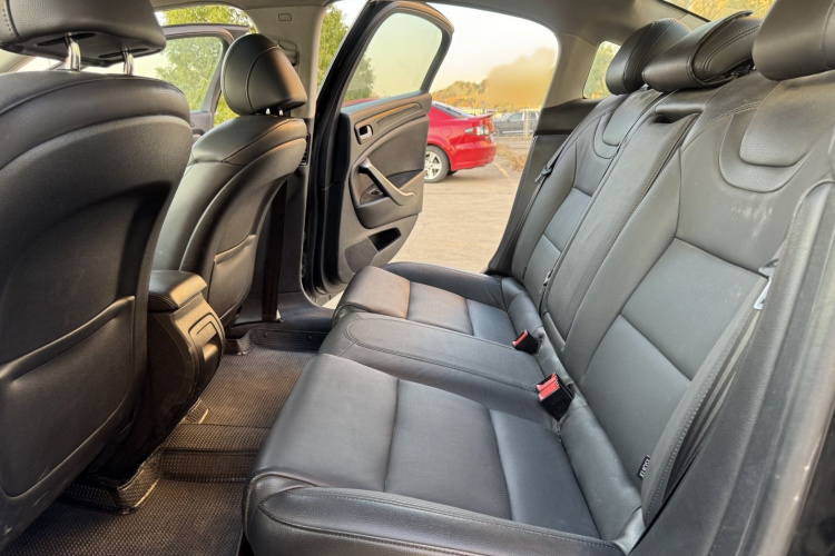 雪铁龙C5 2013款 2.0L 自动尊享型中控内饰7002