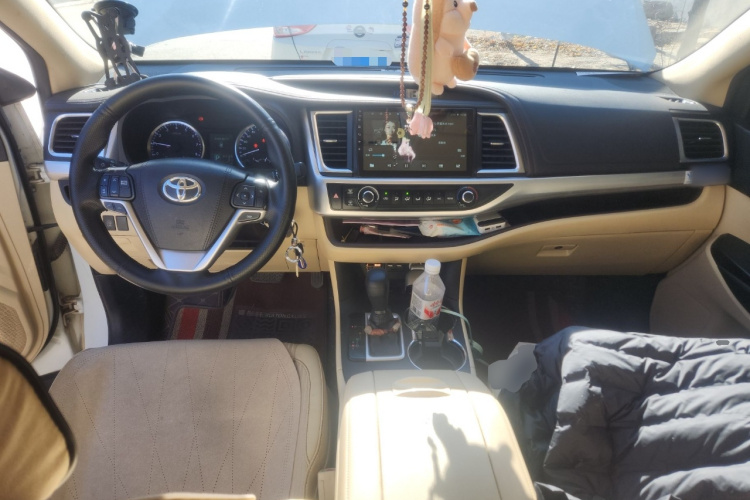 丰田 汉兰达 2021款 2.0T 四驱精英版 7座中控内饰12