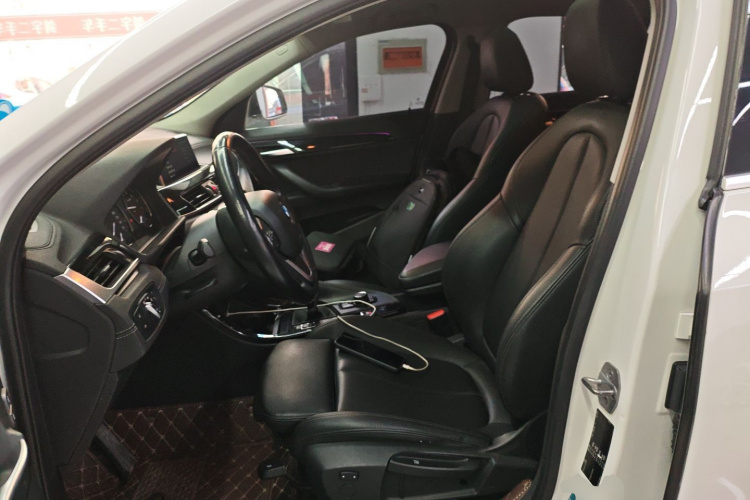 宝马X2(进口) 2019款 sDrive20i M越野套装 国VI局部细节19