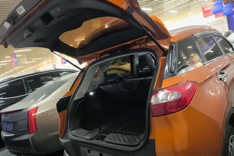 猎豹汽车 猎豹CS9 2017款 1.5L CVT精英型机舱底盘23