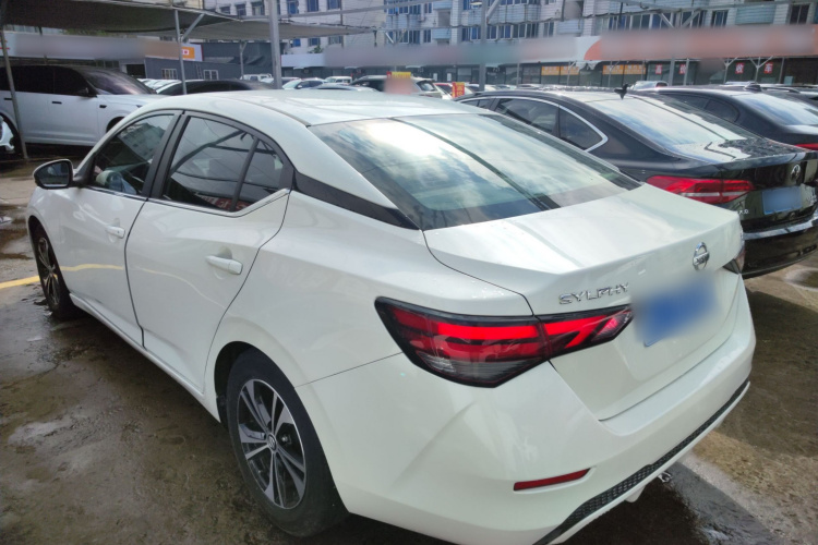 日产 轩逸 2021款 1.6L XL CVT悦享版车身外观4