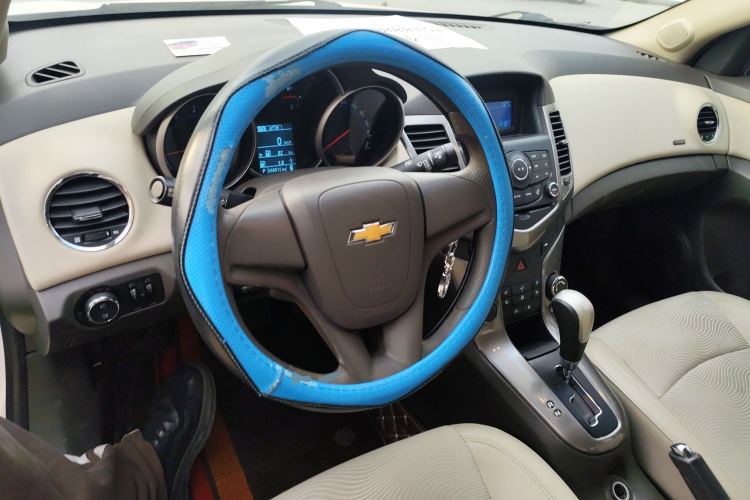 雪佛兰 科鲁兹 2015款 1.5L 经典 SE AT中控内饰7002