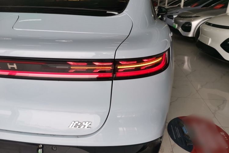 岚图汽车 岚图追光 2023款 四驱长续航版车身外观9