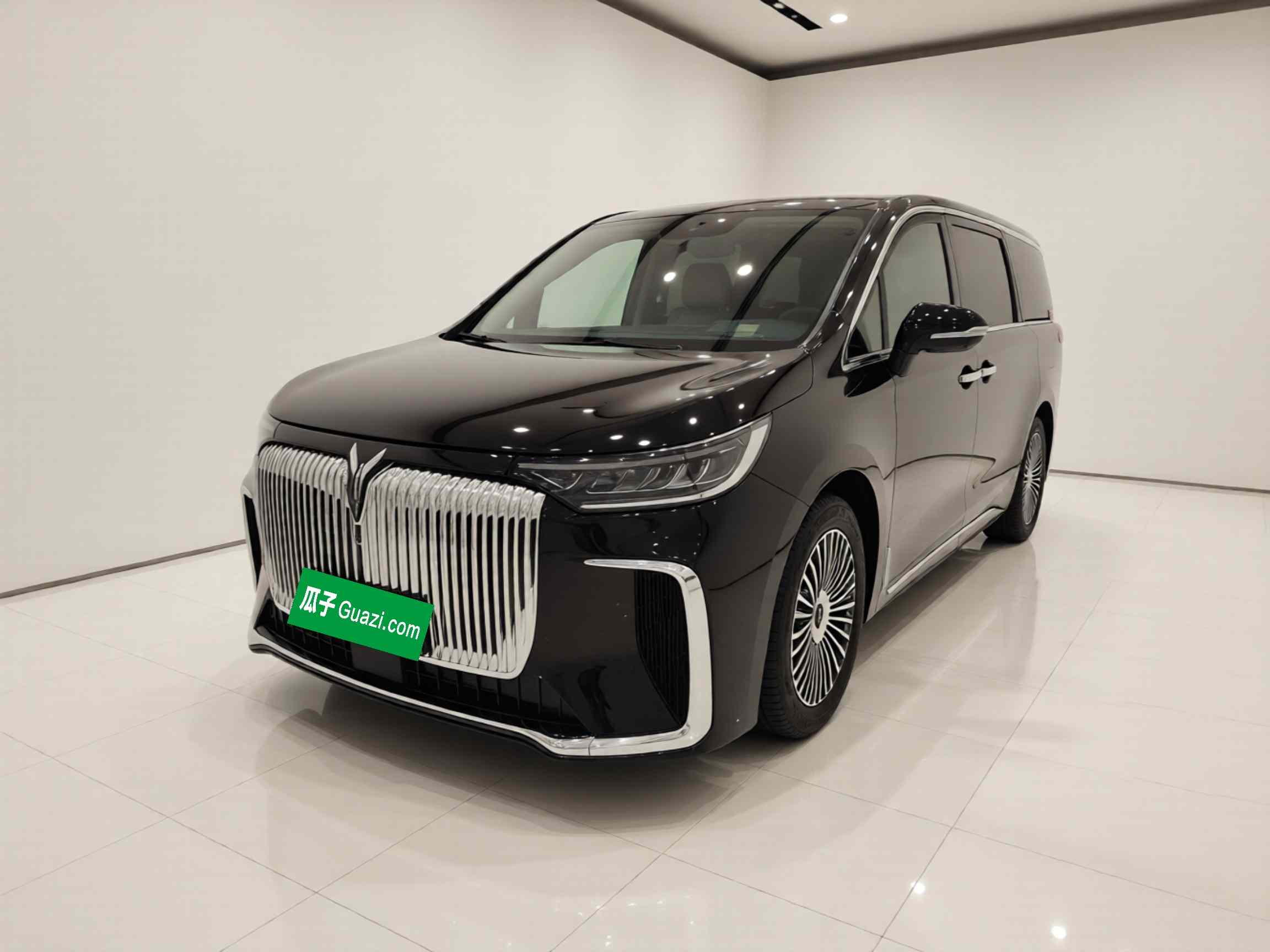 岚图汽车 岚图梦想家 2025款 PHEV 四驱旗舰鲲鹏版(2)