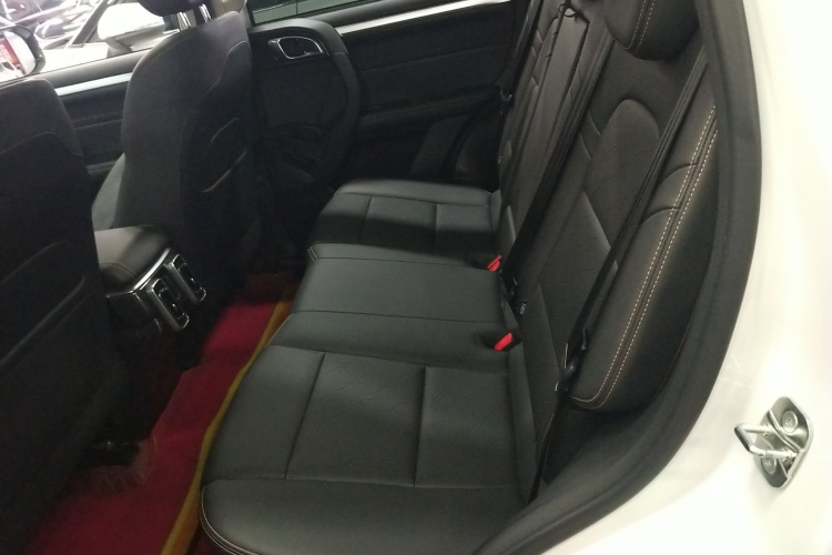 哈弗大狗 2022款 1.5T DCT两驱边牧版中控内饰21