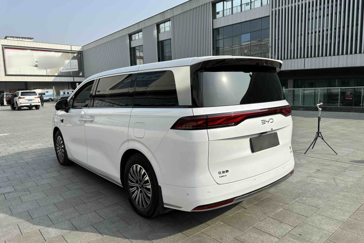 比亚迪 夏 2025款 DM-i 1.5T 180km 超越型车身外观6004