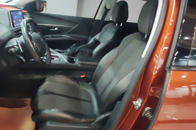 标致4008 2017款 350THP 精英版中控内饰19