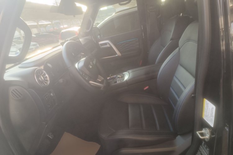 北京越野 北京BJ40 2023款 2.0T 自动四驱城市猎人版侠客型中控内饰19