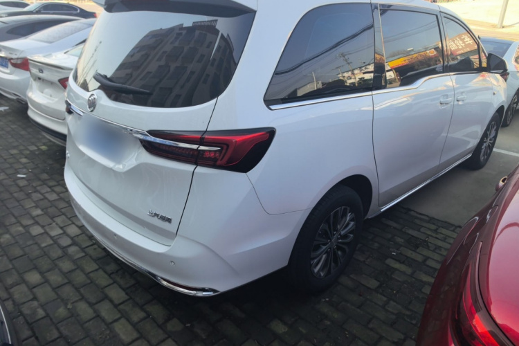 别克GL8 2023款 陆上公务舱 舒适型车身外观7