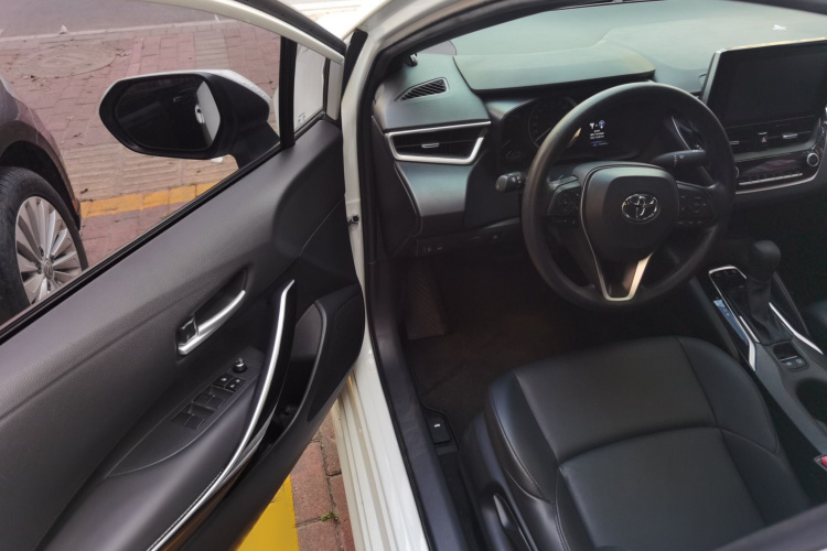 丰田 雷凌 2021款 双擎 1.8H E-CVT豪华版中控内饰7003