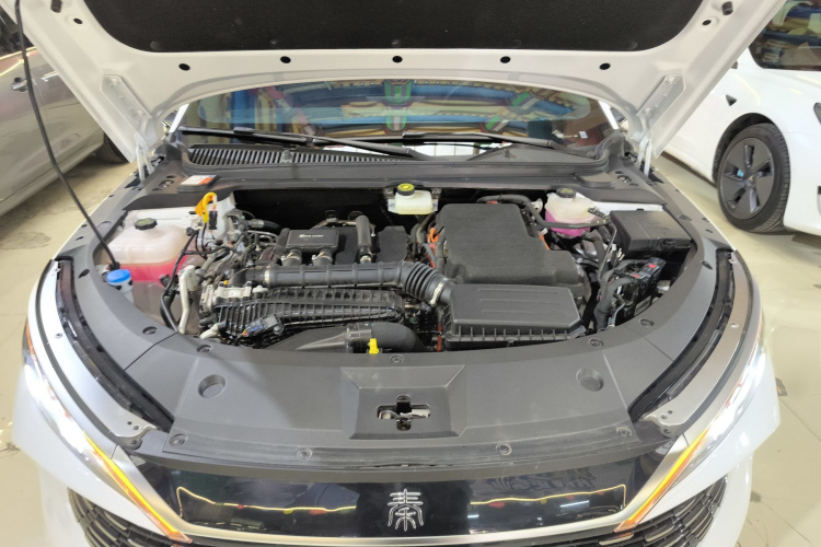 比亚迪 秦L 2024款 DM-i 80KM领先型机舱底盘24