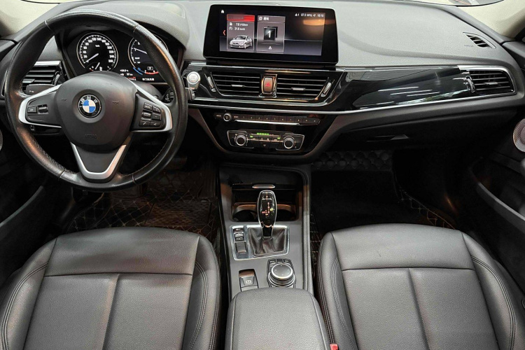 宝马1系 2022款 120i M运动版中控内饰7003