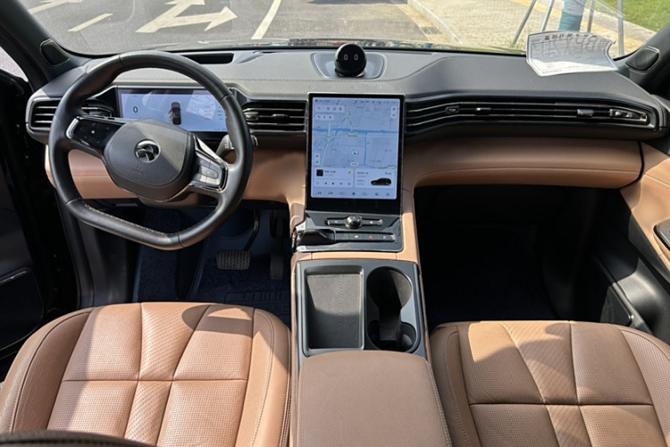 蔚来ES8 2020款 580KM 七座版中控内饰7002