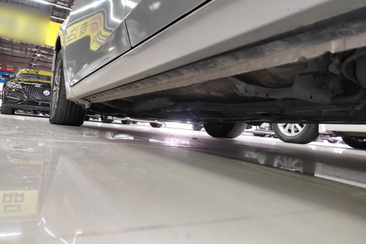 丰田 卡罗拉 2017款 改款 1.2T S-CVT GL局部细节9002