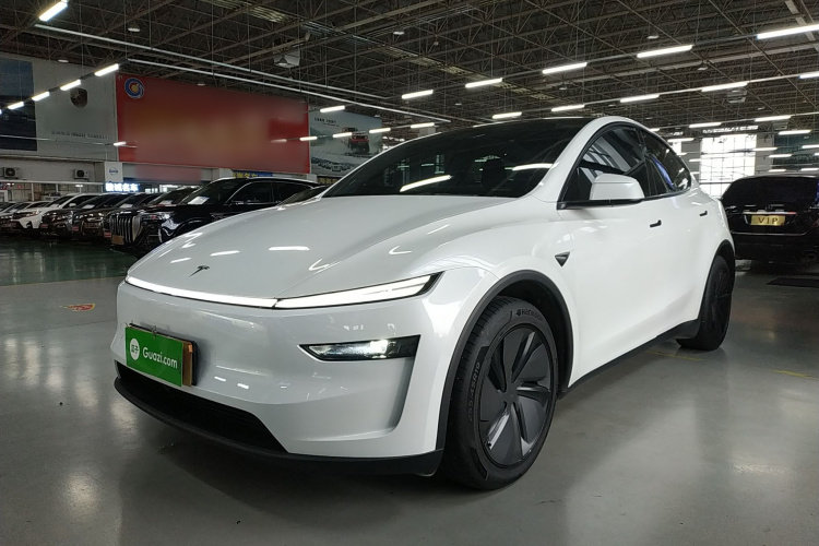 特斯拉 Model Y 2025款 长续航全轮驱动 首发版车身外观1