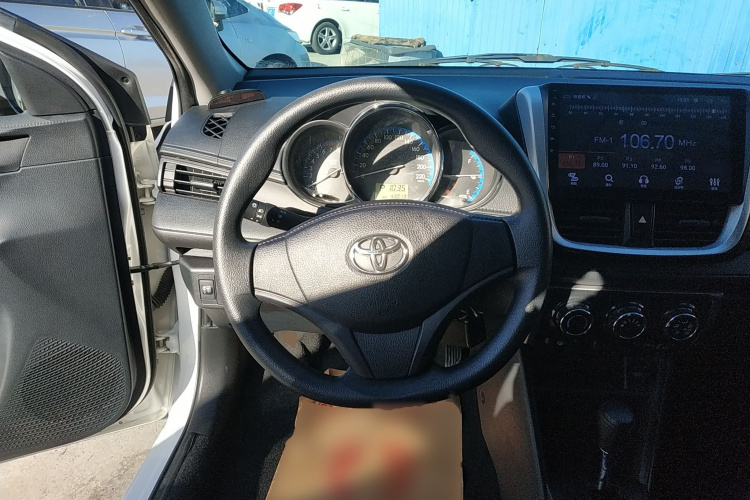 丰田 威驰FS 2017款 1.5L CVT锋驰版中控内饰13