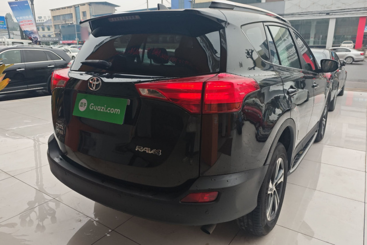 丰田 RAV4荣放 2015款 2.0L CVT两驱风尚版车身外观7