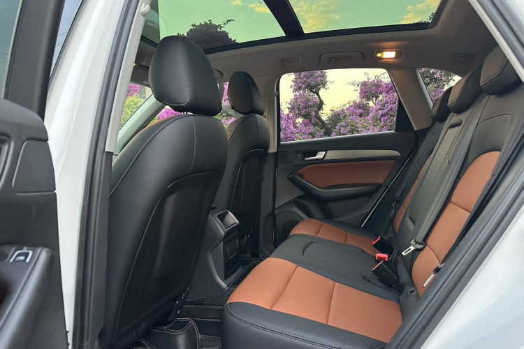 奥迪Q5 2016款 40 TFSI 进取型中控内饰7007