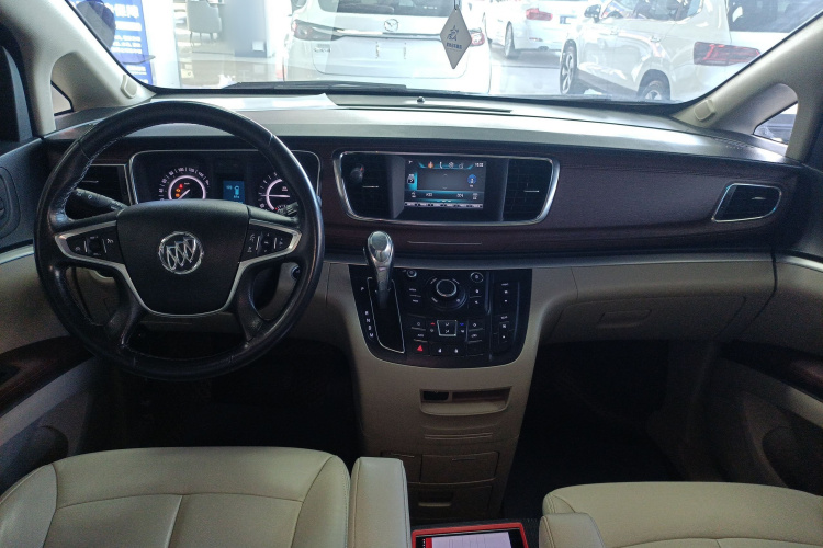 别克GL8 2018款 28T 豪华型 国VI中控内饰12