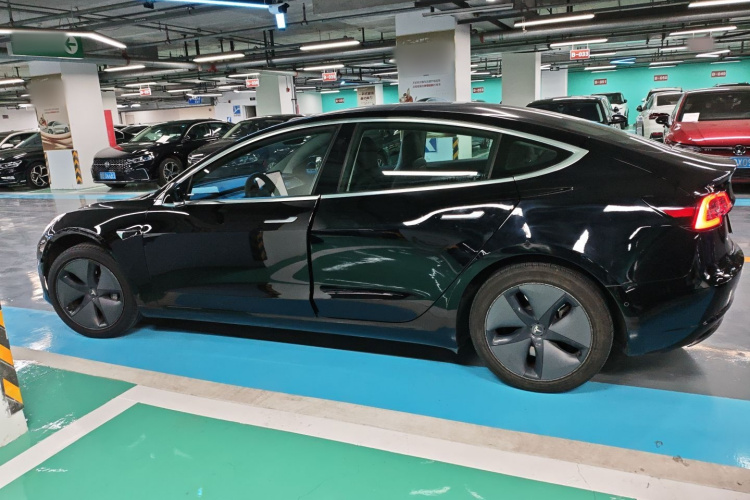 特斯拉 Model 3 2019款 标准续航后驱升级版车身外观4