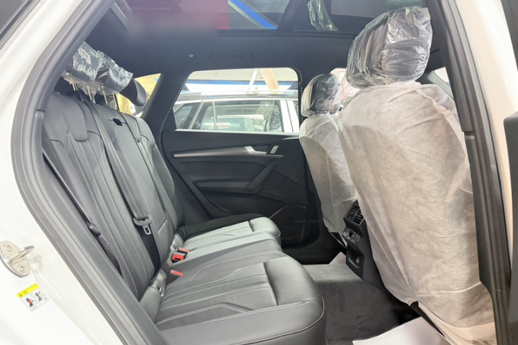 奥迪Q5L 2024款 40 TFSI 豪华动感型中控内饰7009