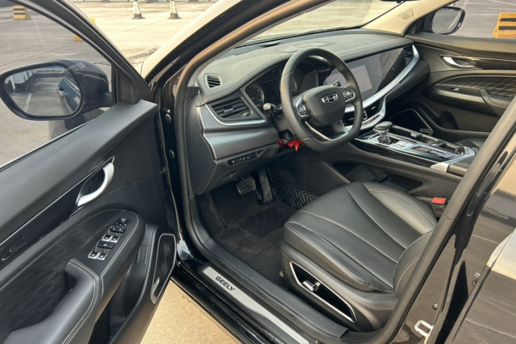 吉利汽车 博瑞 2021款 1.8T 领航版中控内饰7004