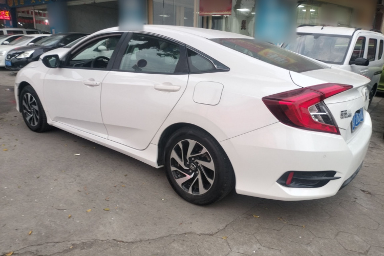 本田 思域 2016款 220TURBO CVT豪华版车身外观4