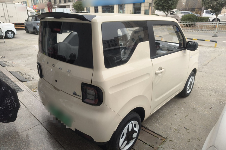 吉利银河 熊猫 2025款 210km 元气熊车身外观7