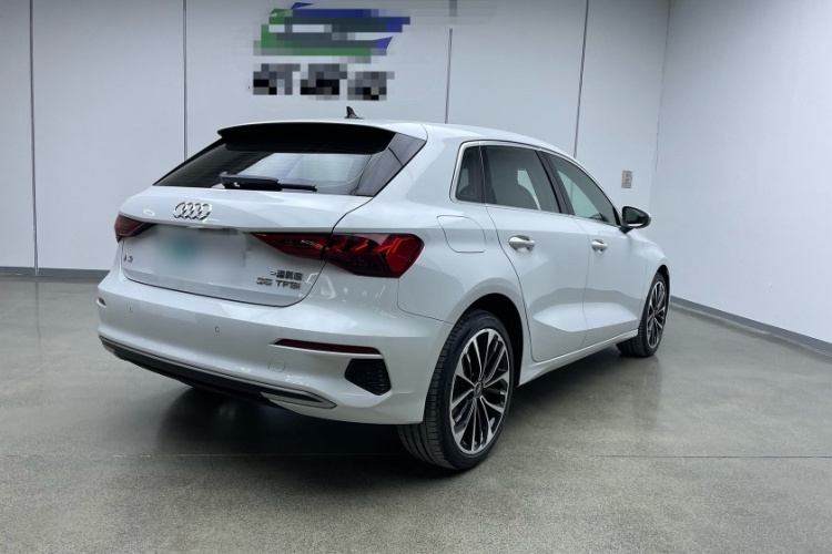 奥迪A3 2023款 改款 Sportback 35 TFSI 豪华致雅型车身外观6007