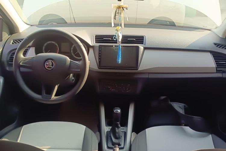 斯柯达 晶锐 2017款 1.4L 自动车享版中控内饰12