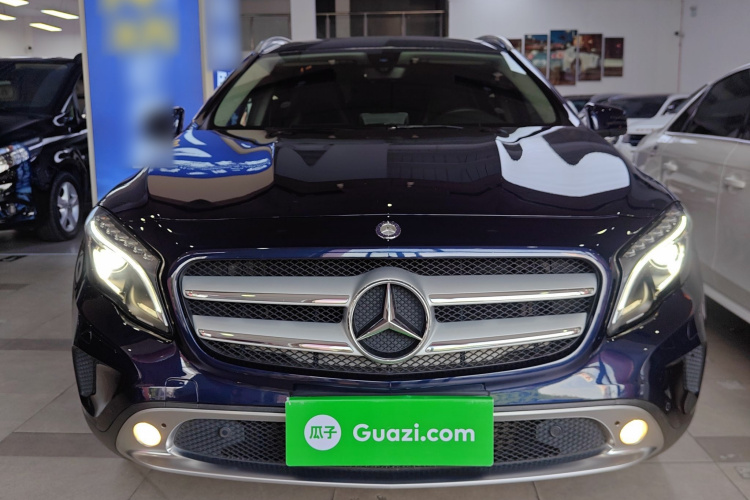 奔驰GLA 2016款 GLA 220 4MATIC 豪华型车身外观2