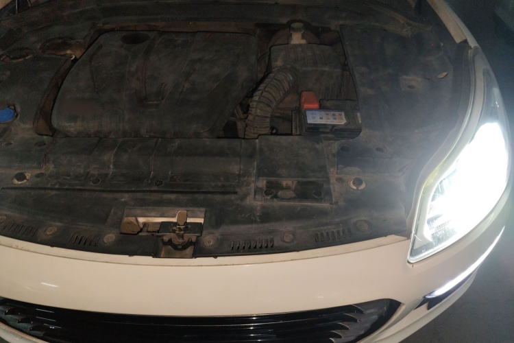 众泰SR9 2017款 2.0T 自动极致之光版局部细节9007