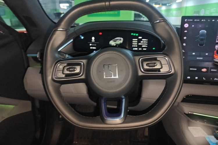 极氪001 2024款 WE版 95kWh 四驱中控内饰13