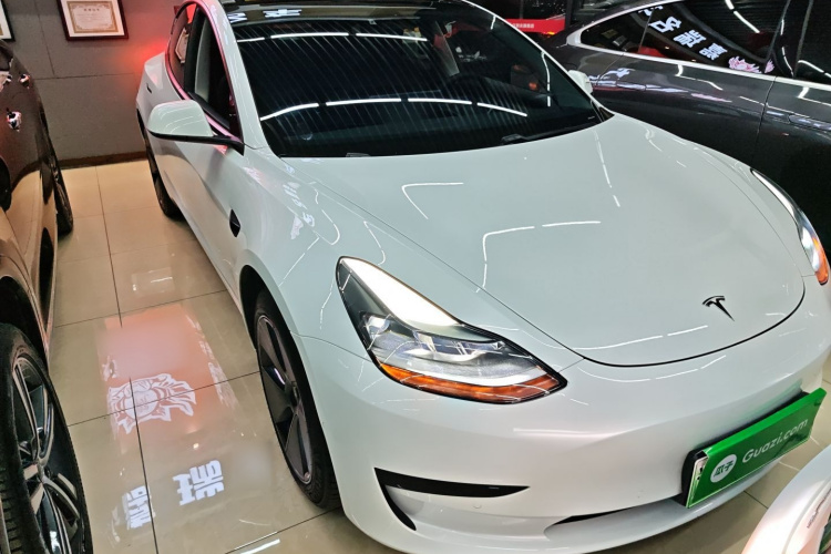 特斯拉 Model 3 2021款 标准续航后驱升级版车身外观3