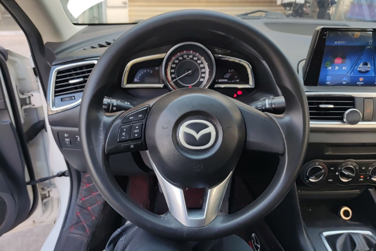 马自达3 昂克赛拉 2016款 三厢 1.5L 手动舒适型中控内饰13