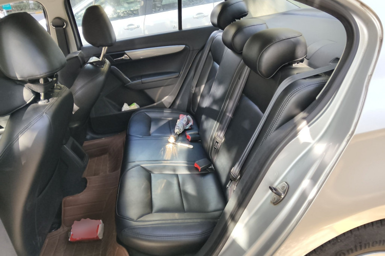 大众 朗逸 2013款 改款经典 1.6L 自动风尚版中控内饰21