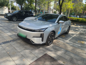 吉利银河 银河L6 2025款 EM-i 140km 星舰版