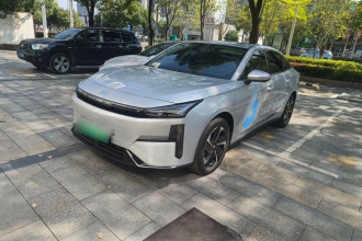 吉利银河 银河L6 2025款 EM-i 140km 星舰版