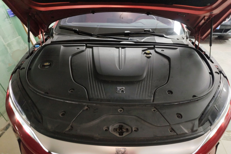 比亚迪 汉 2020款 EV 四驱高性能版旗舰型机舱底盘24