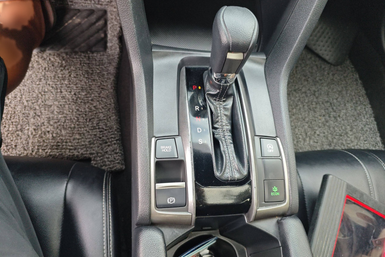 本田 思域 2021款 HATCHBACK 220TURBO CVT潮酷控局部细节18