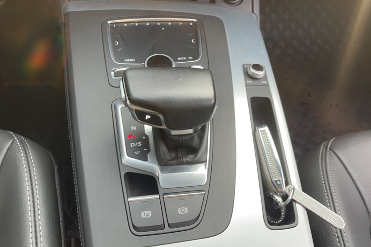 奥迪Q5L 2020款 改款 40 TFSI 荣享时尚型局部细节18