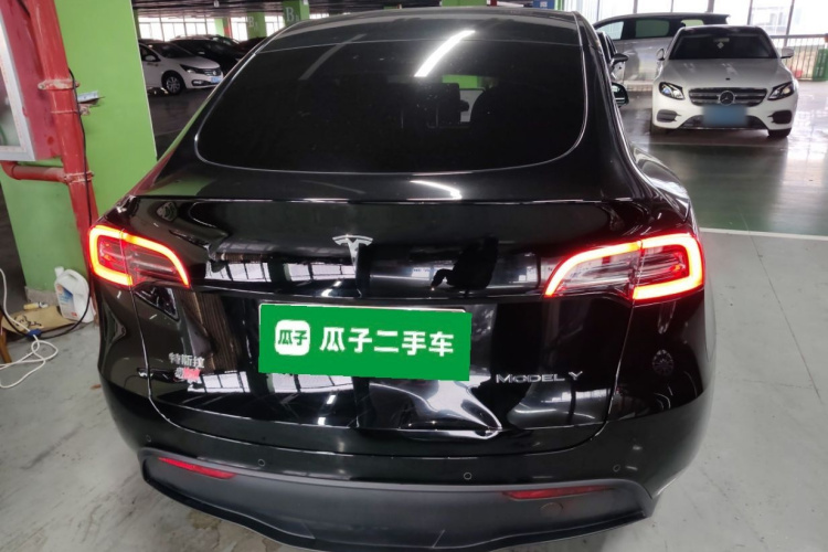 特斯拉 Model Y 2023款 后轮驱动版车身外观6004