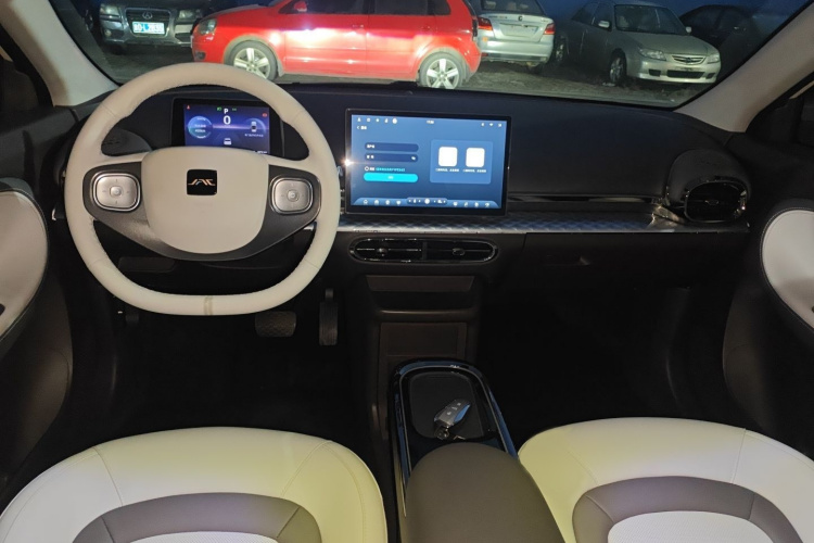 江淮钇为 钇为3 2024款 挚爱版 405km Lite中控内饰7002